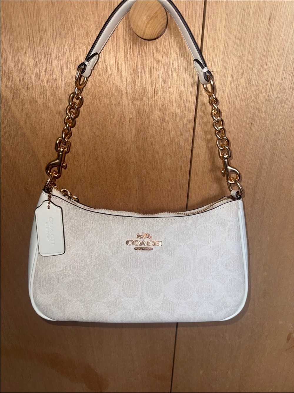 AUTHENTIC Coach White Shoulder Bag with Gold Chain Strap